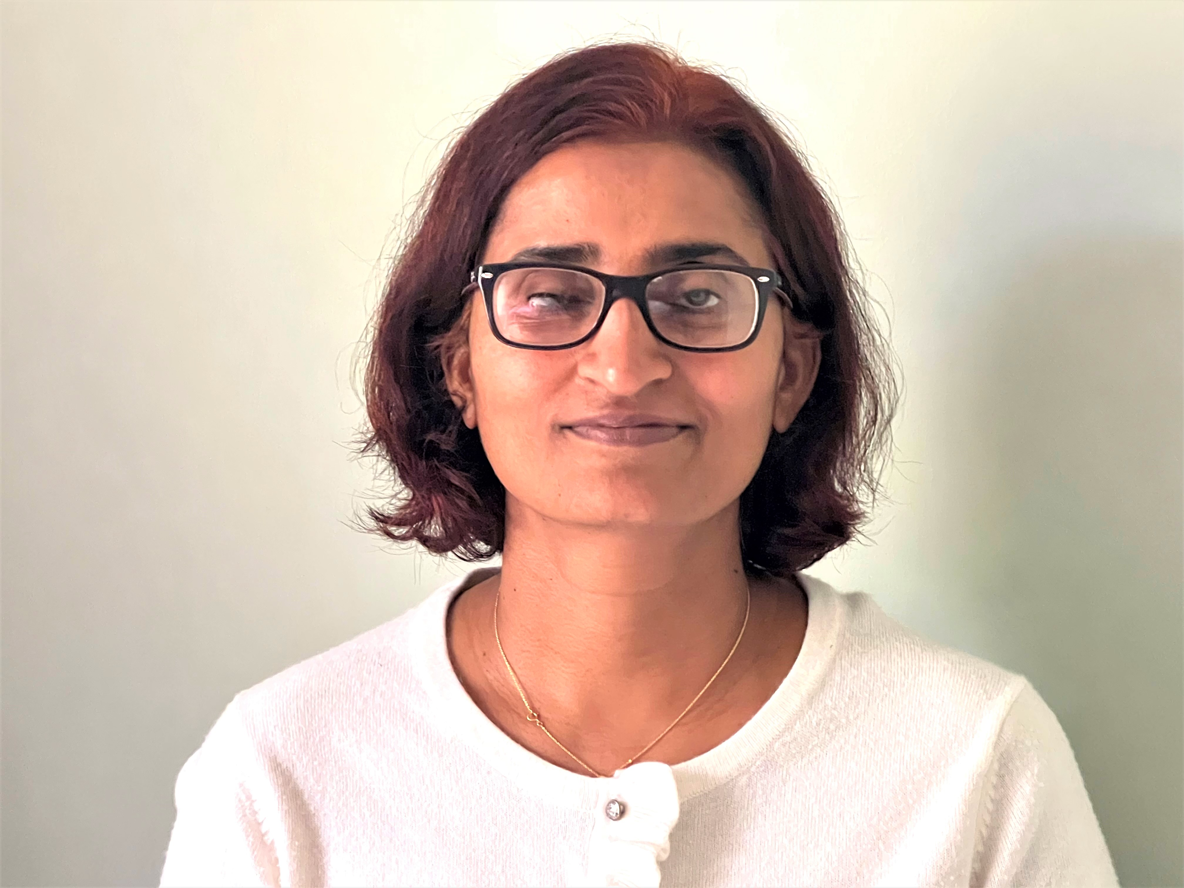 Dr Gayatri Yatherajam Headshot